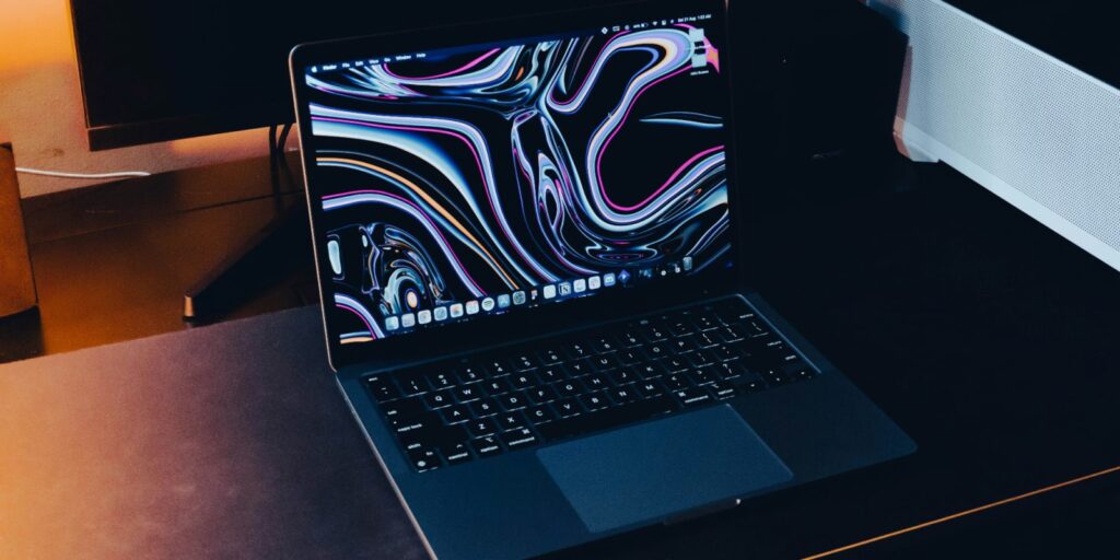 macbook pro unsplash wallpaper FduMNM