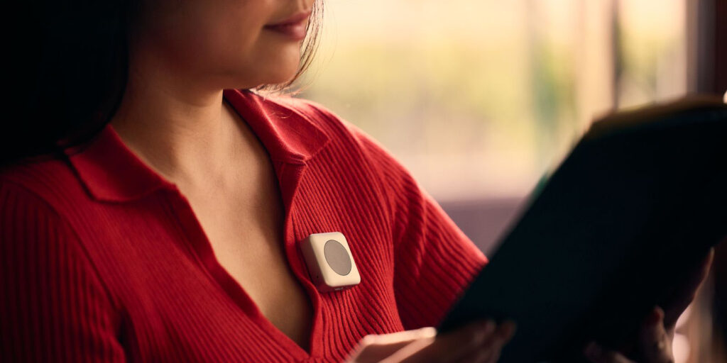 Ex Apple engineers create an AI button that looks like an iPod Shuffle E28093 but cant explain why bPW2aG