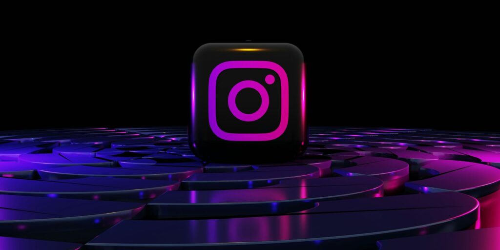 Facebook and Instagram losing users with signs pointing to low quality feeds q1CZC5