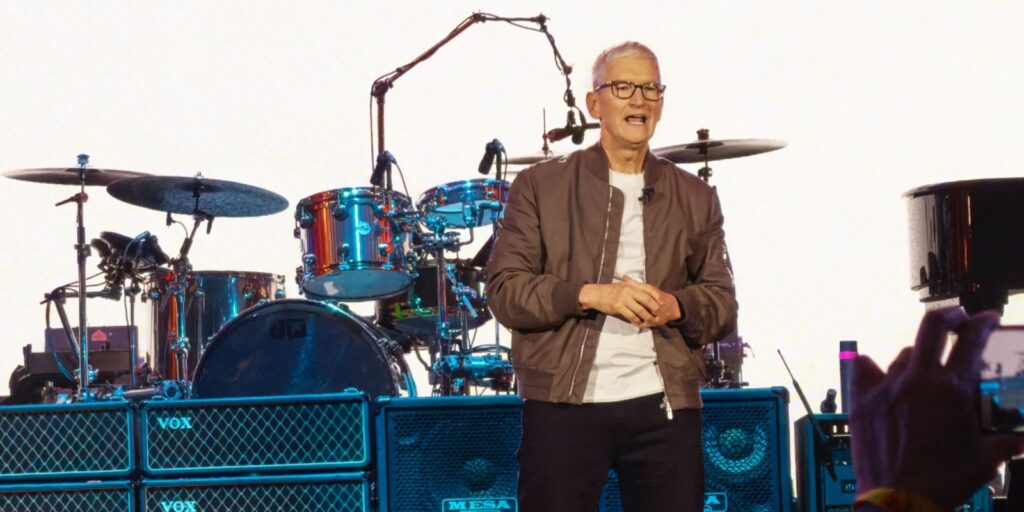 tim cook apple 50 concert rAAtzT