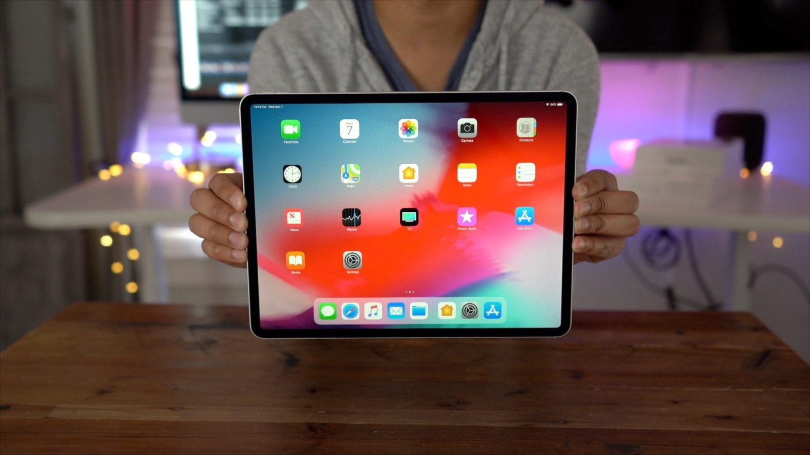 2018 iPad Pro In Hand11 LZ0pKL