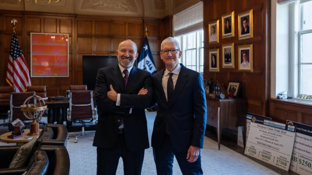 tim cook dc EC4jQs
