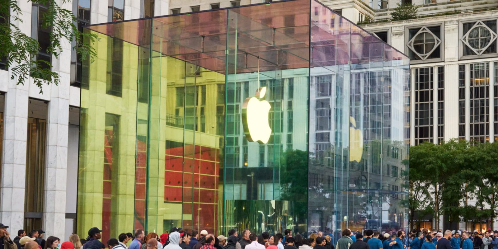 apple fifth avenue iphone launch day iip4Rc